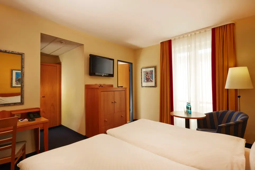 Inside the Heuberg double room at the H+ Hotel & Spa Friedrichroda - Official website