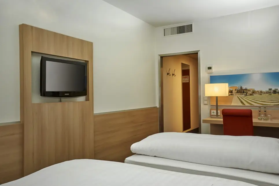 Modern Superior Twin room at the H+ Hotel Darmstadt - Official website