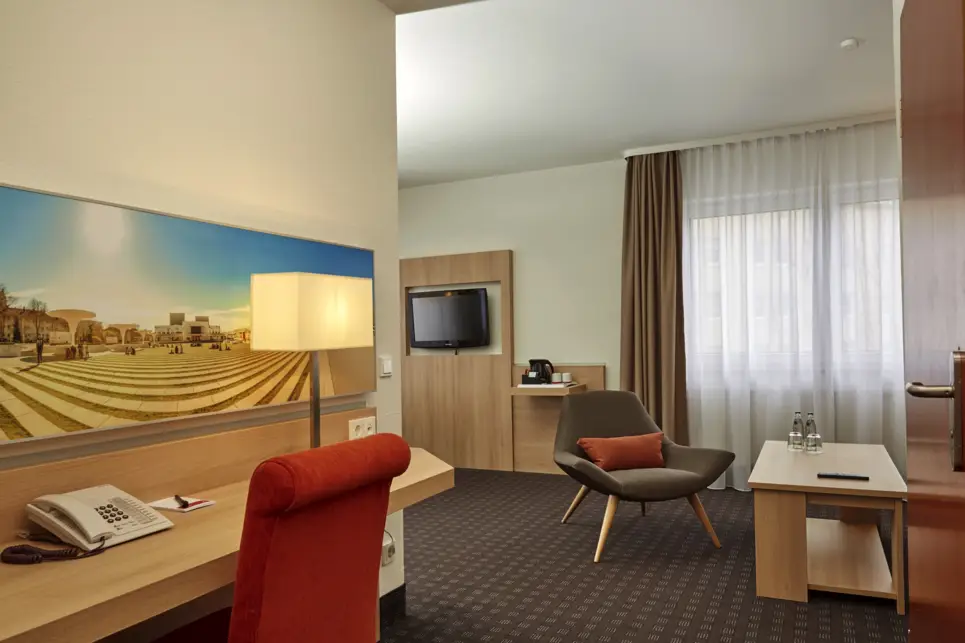 Modern Junior Suite at the H+ Hotel Darmstadt - Official website