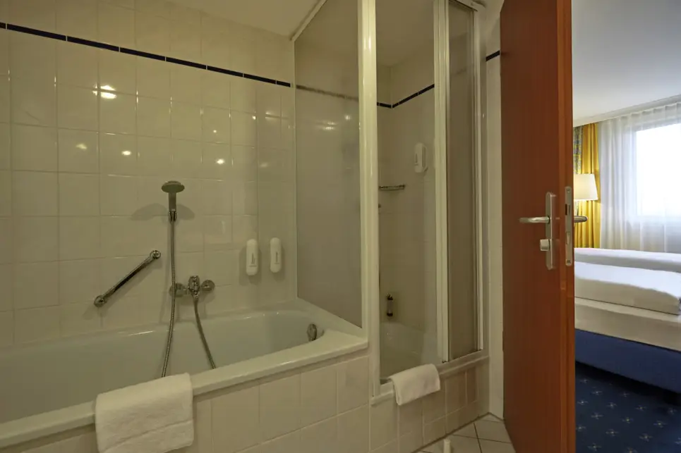 Bathroom at the H4 Hotel Kassel - Official website