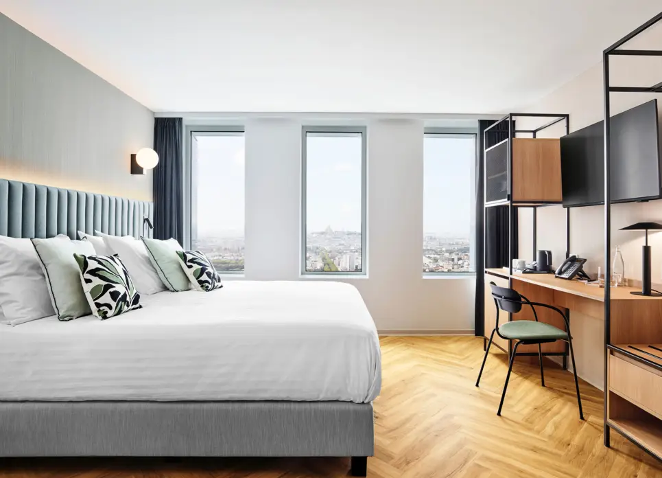Comfort King Room - H4 Wyndham, Paris Pleyel - Official website